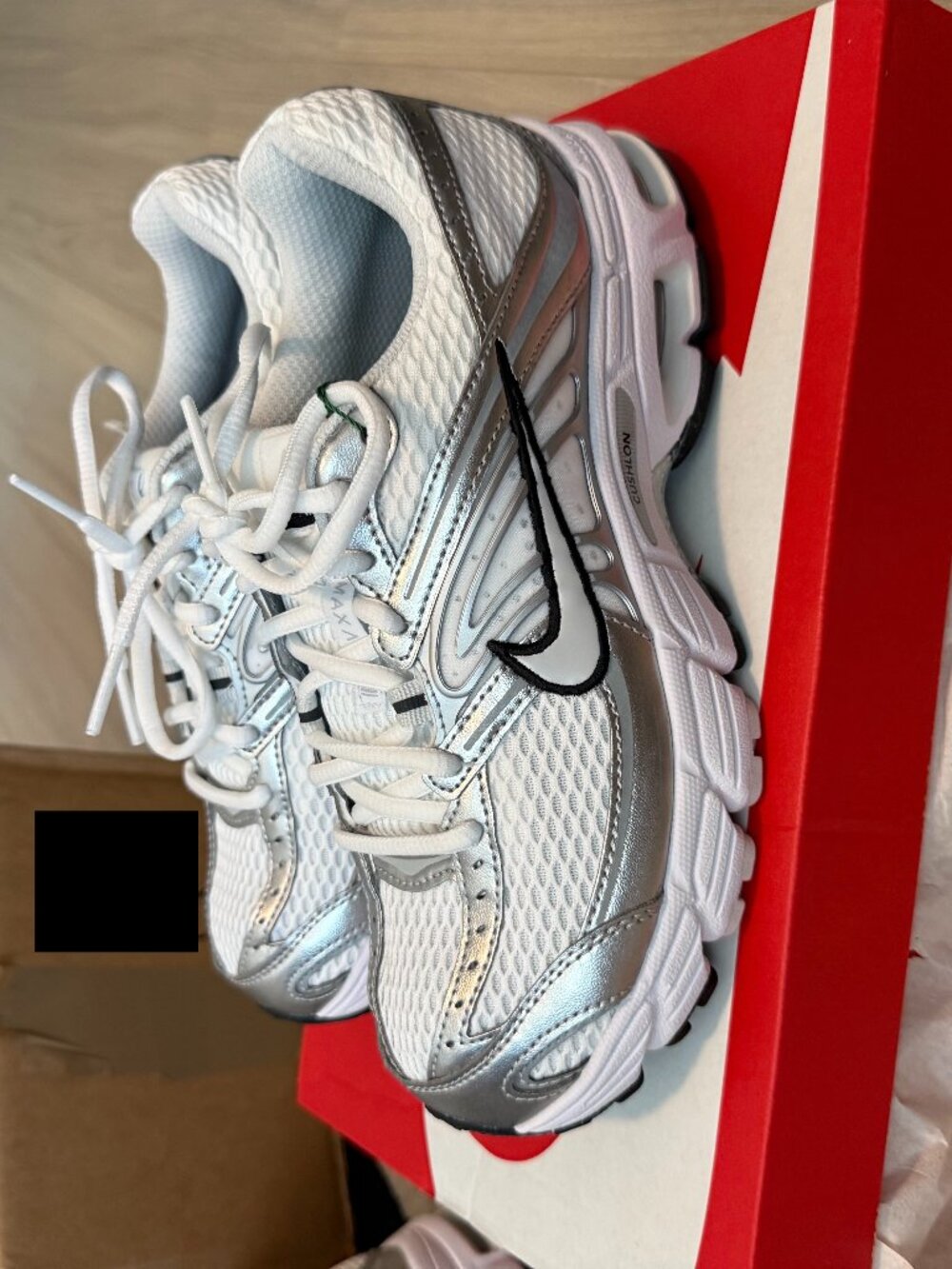 Nike Air Max Moto 2K 7.5W